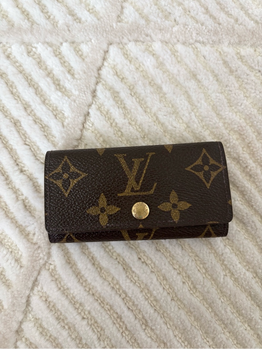 ✨Pre-loved✨ Louis Vuitton Monogram Canvas 4 Key Holder in Brown
